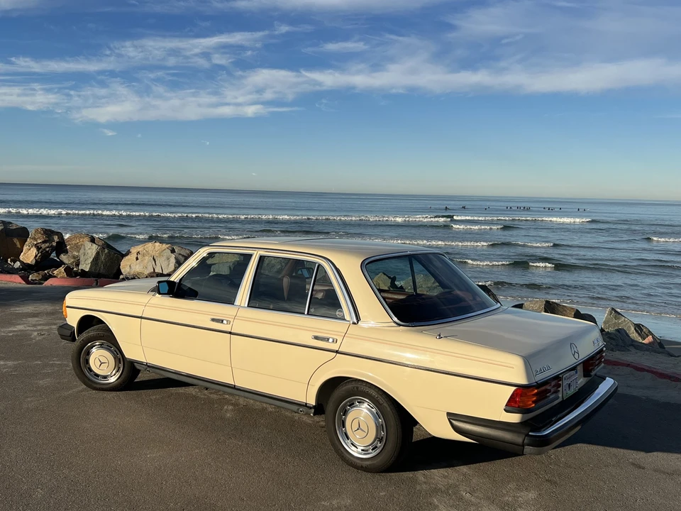 1983 Mercedes-Benz W123 Sedan - Image 19 of 31