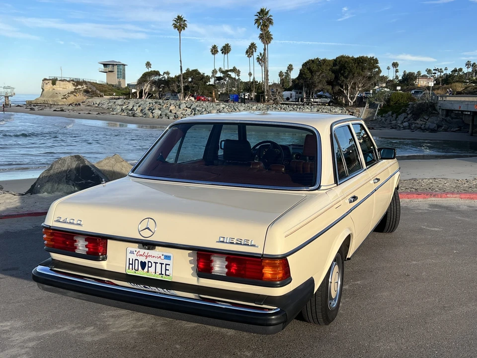 1983 Mercedes-Benz W123 Sedan - Image 24 of 31
