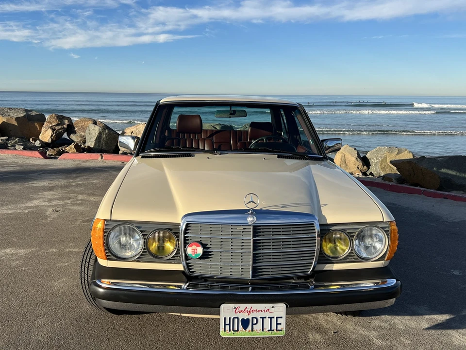 1983 Mercedes-Benz W123 Sedan - Image 9 of 31