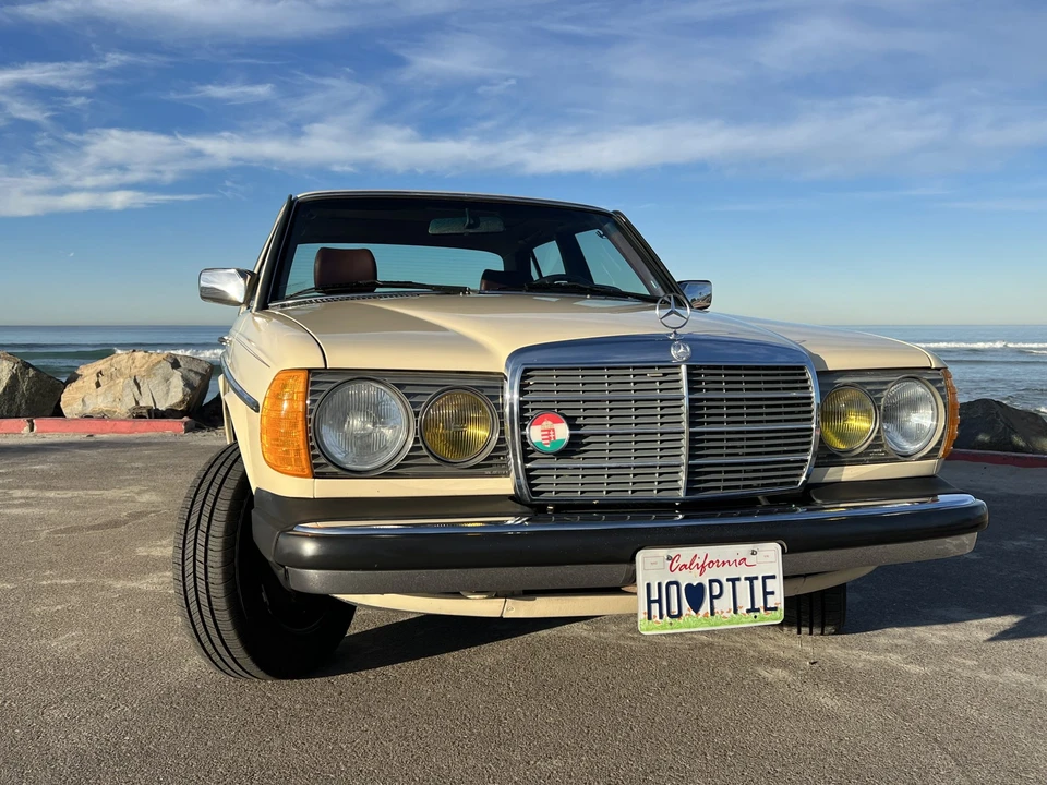 1983 Mercedes-Benz W123 Sedan - Image 8 of 31