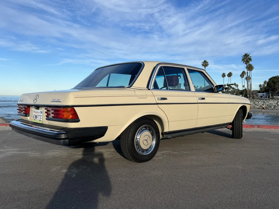1983 Mercedes-Benz W123 Sedan - Image 26 of 31