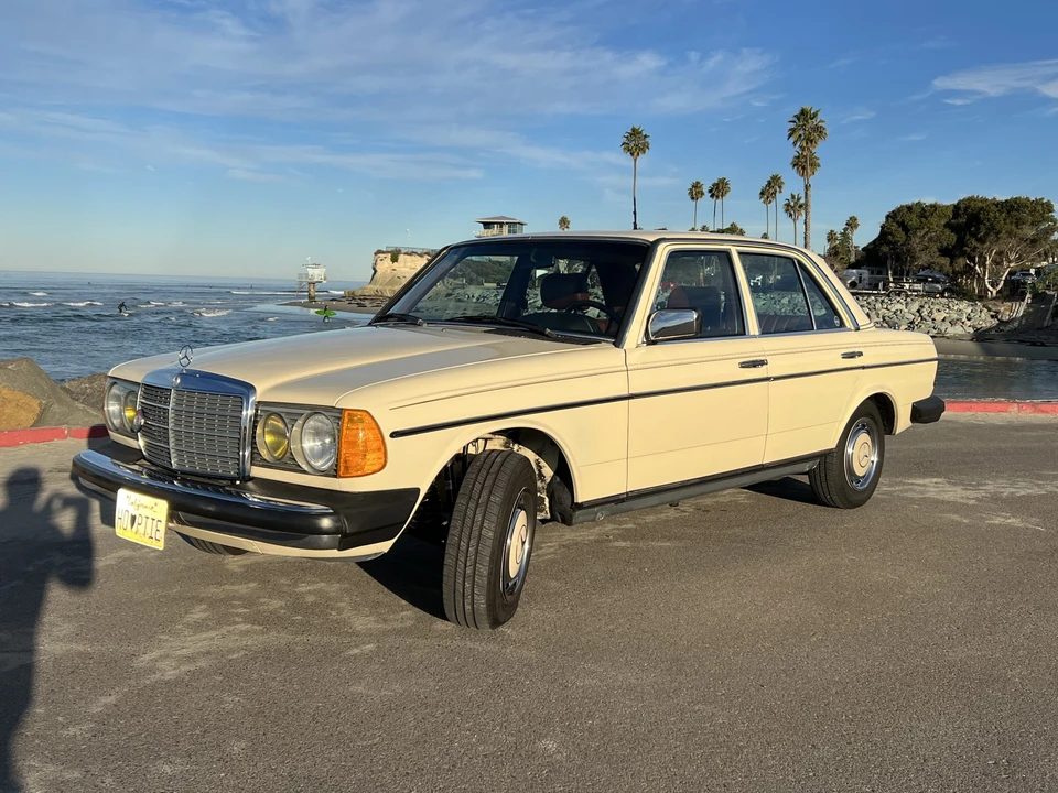 1983 Mercedes-Benz W123 Sedan - Image 16 of 31