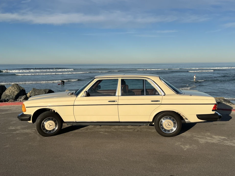 1983 Mercedes-Benz W123 Sedan - Image 17 of 31