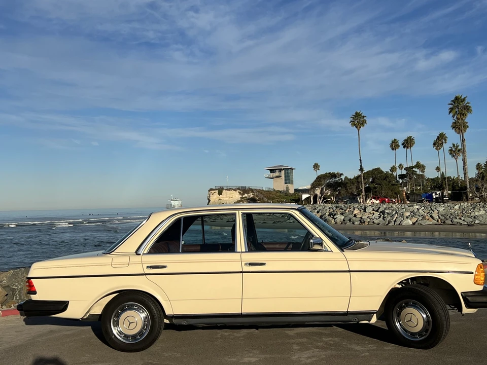 1983 Mercedes-Benz W123 Sedan - Image 3 of 31