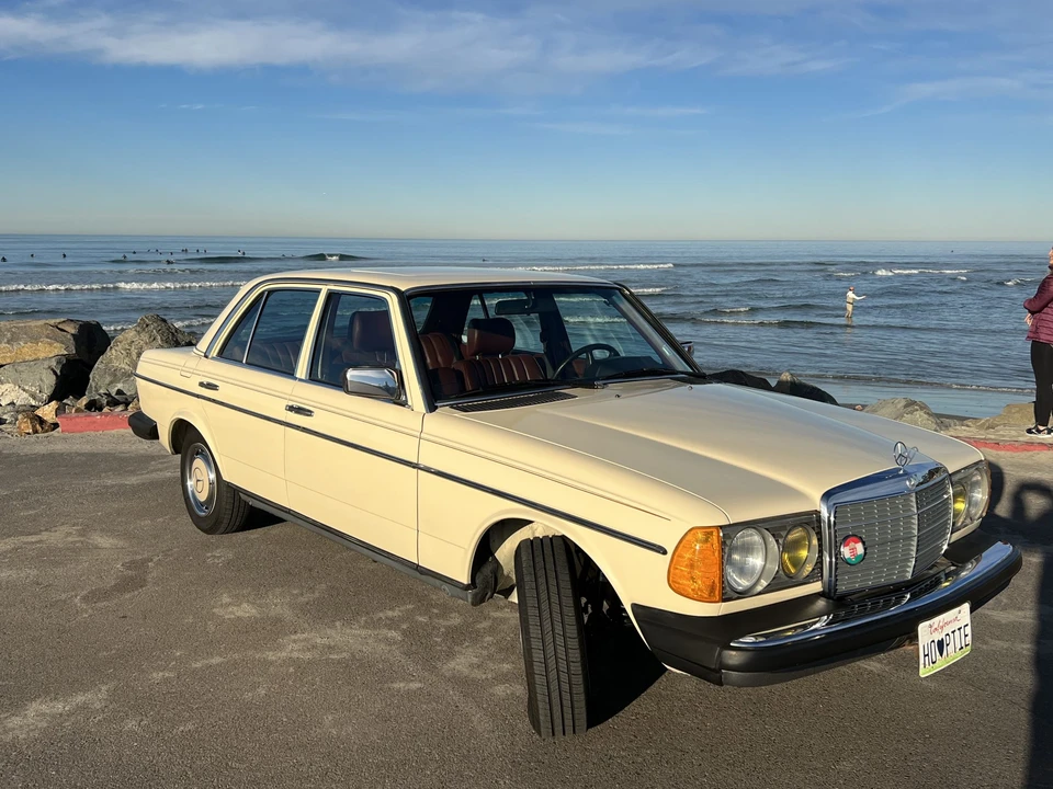 1983 Mercedes-Benz W123 Sedan - Image 5 of 31