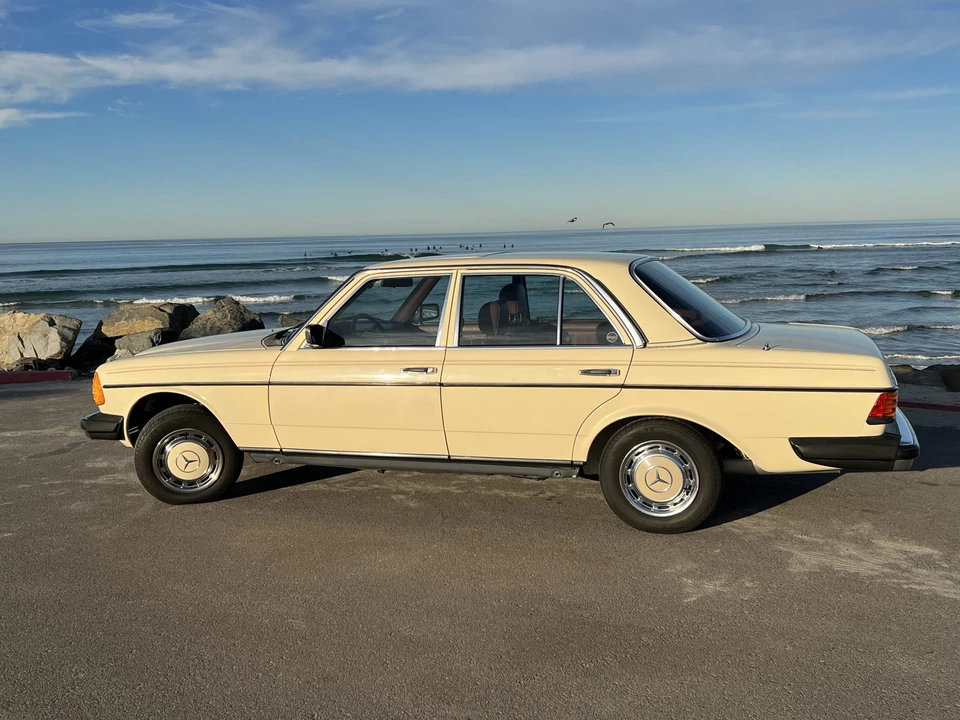 1983 Mercedes-Benz W123 Sedan - Image 18 of 31