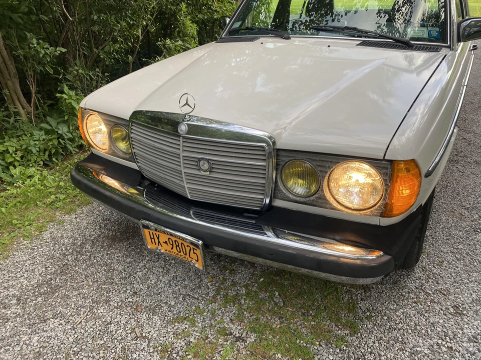 1983 Mercedes-Benz E-Class - Image 8 of 31