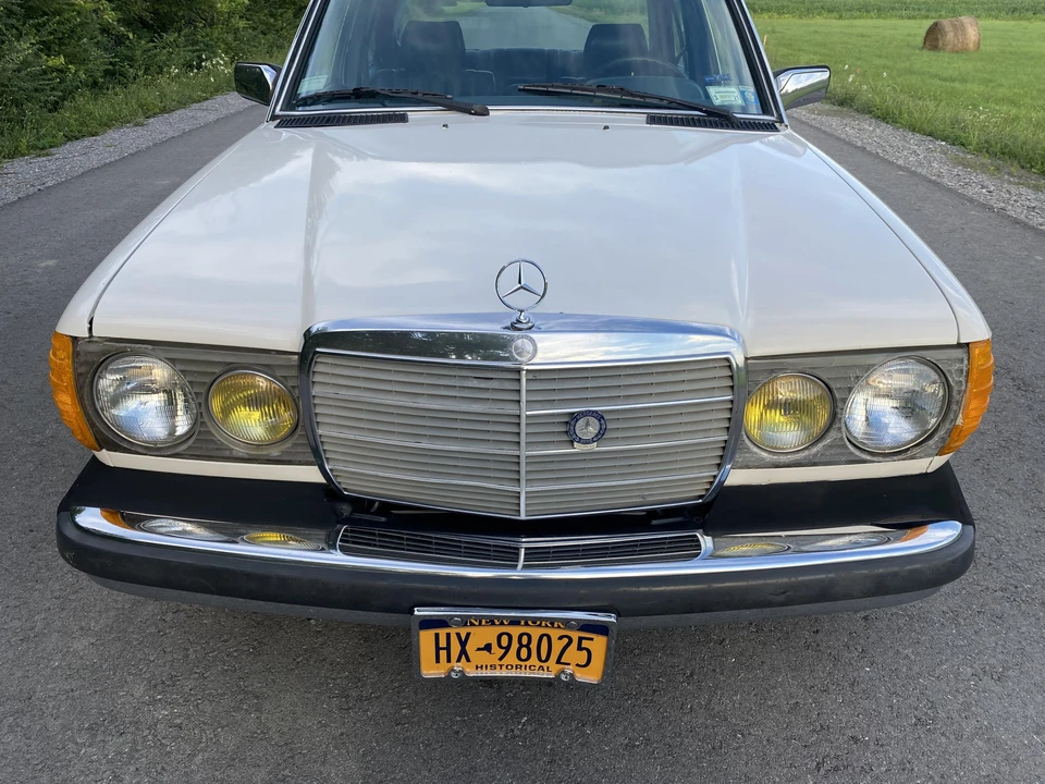 1983 Mercedes-Benz E-Class - Image 17 of 31