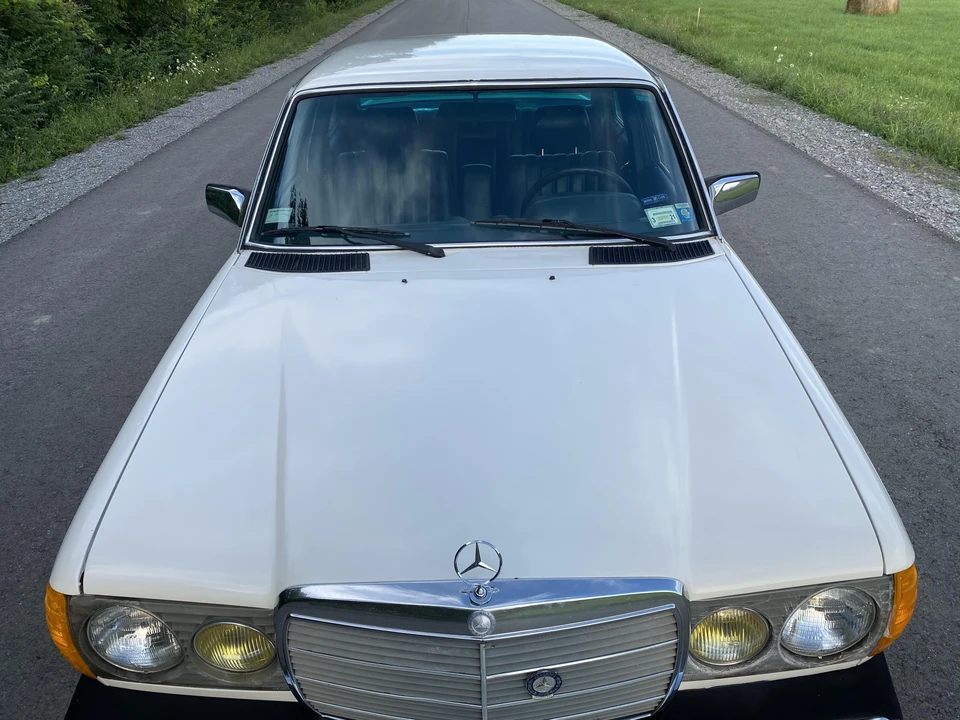 1983 Mercedes-Benz E-Class - Image 16 of 31