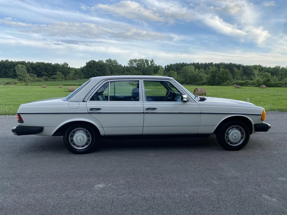 1983 Mercedes-Benz E-Class - Image 4 of 31