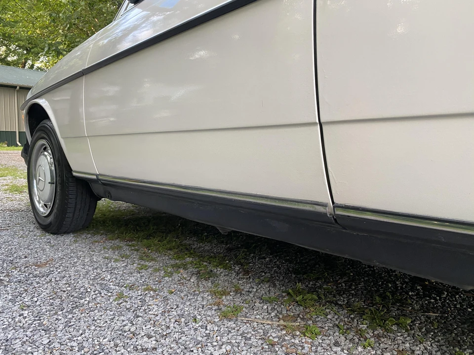 1983 Mercedes-Benz E-Class - Image 26 of 31