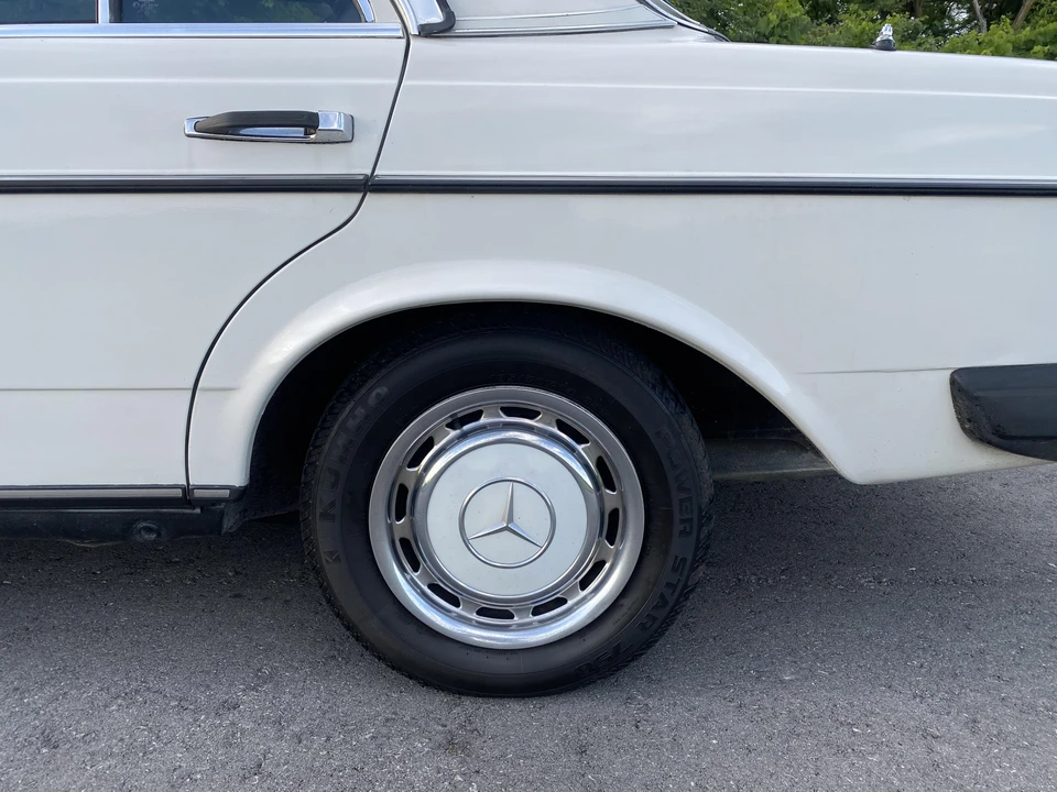1983 Mercedes-Benz E-Class - Image 27 of 31