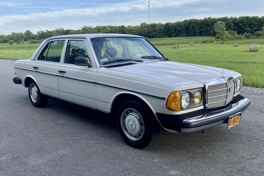 1983 Mercedes-Benz E-Class - Image 2 of 31