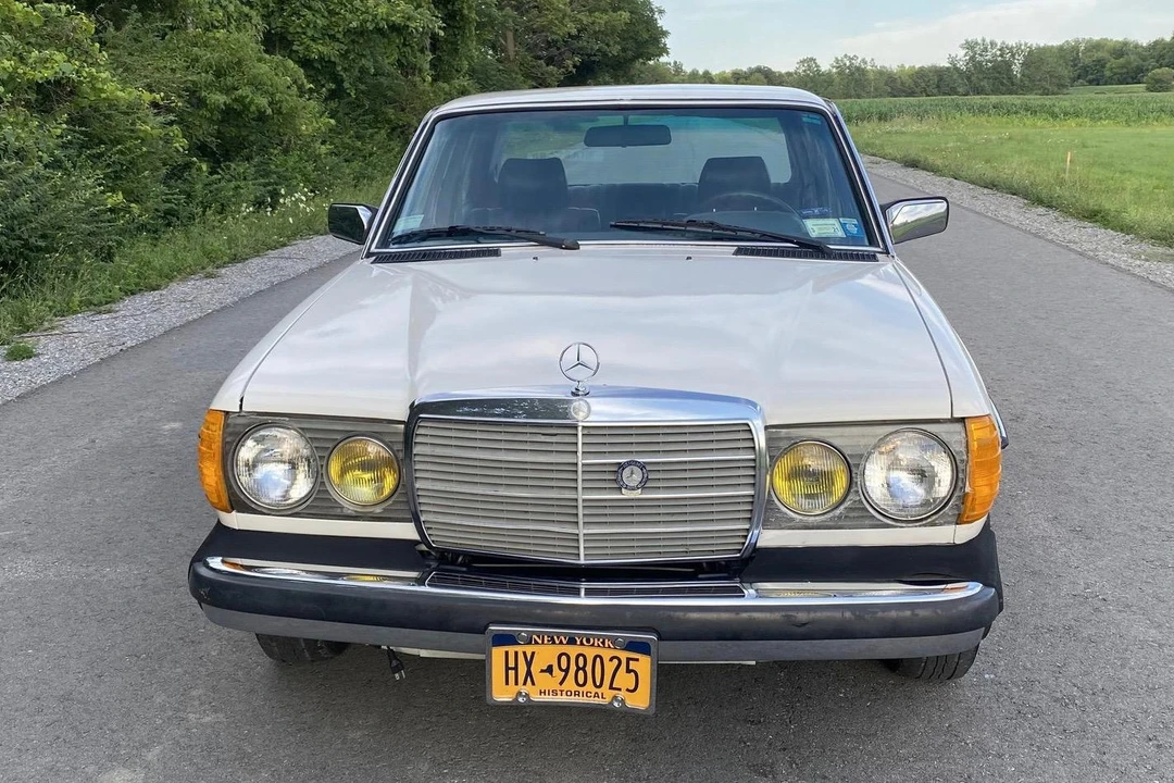 1983 Mercedes-Benz E-Class - Image 5 of 31