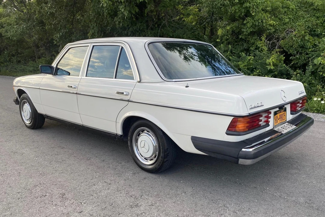 1983 Mercedes-Benz E-Class - Image 3 of 31
