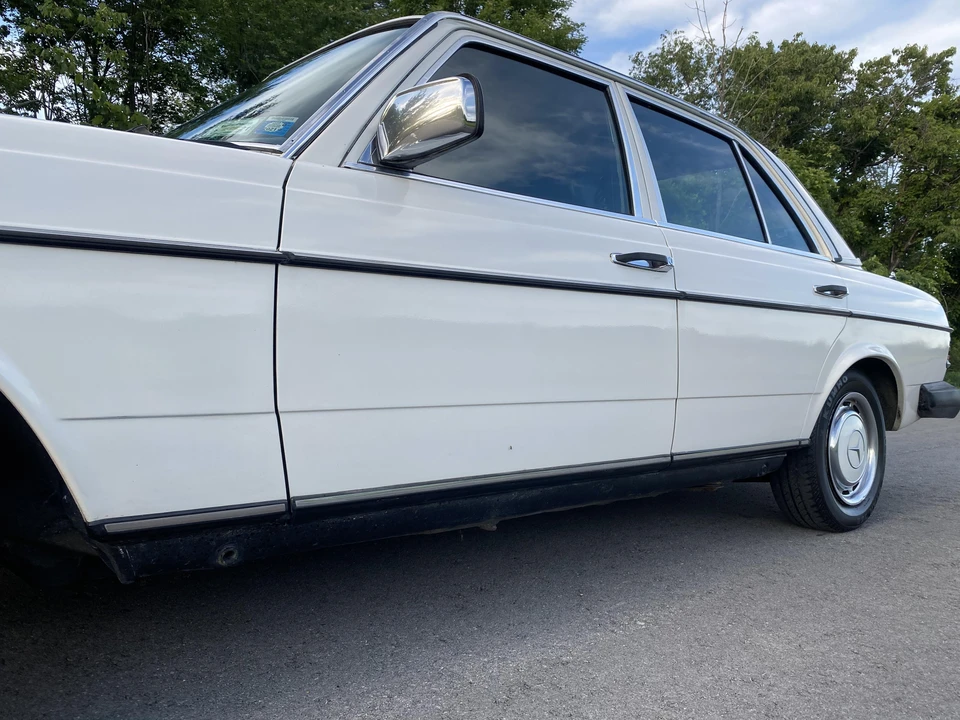 1983 Mercedes-Benz E-Class - Image 22 of 31
