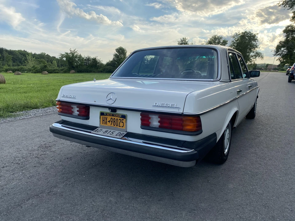 1983 Mercedes-Benz E-Class - Image 11 of 31