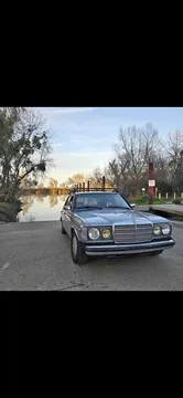 1983 Mercedes-Benz 300 D Sedan 4D