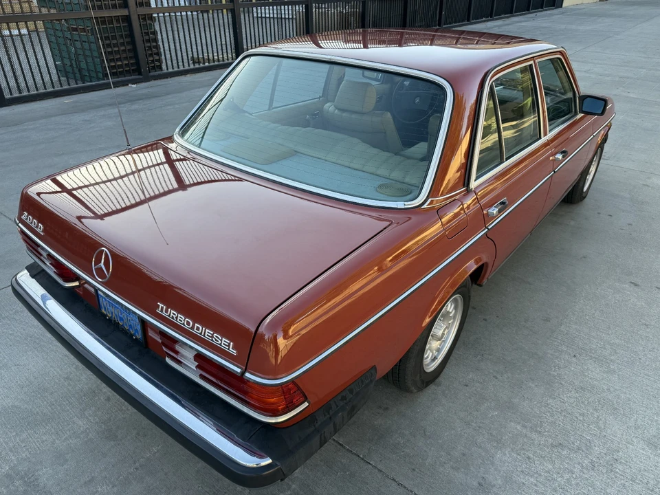1983 Mercedes-Benz W123 Sedan - Image 12 of 31