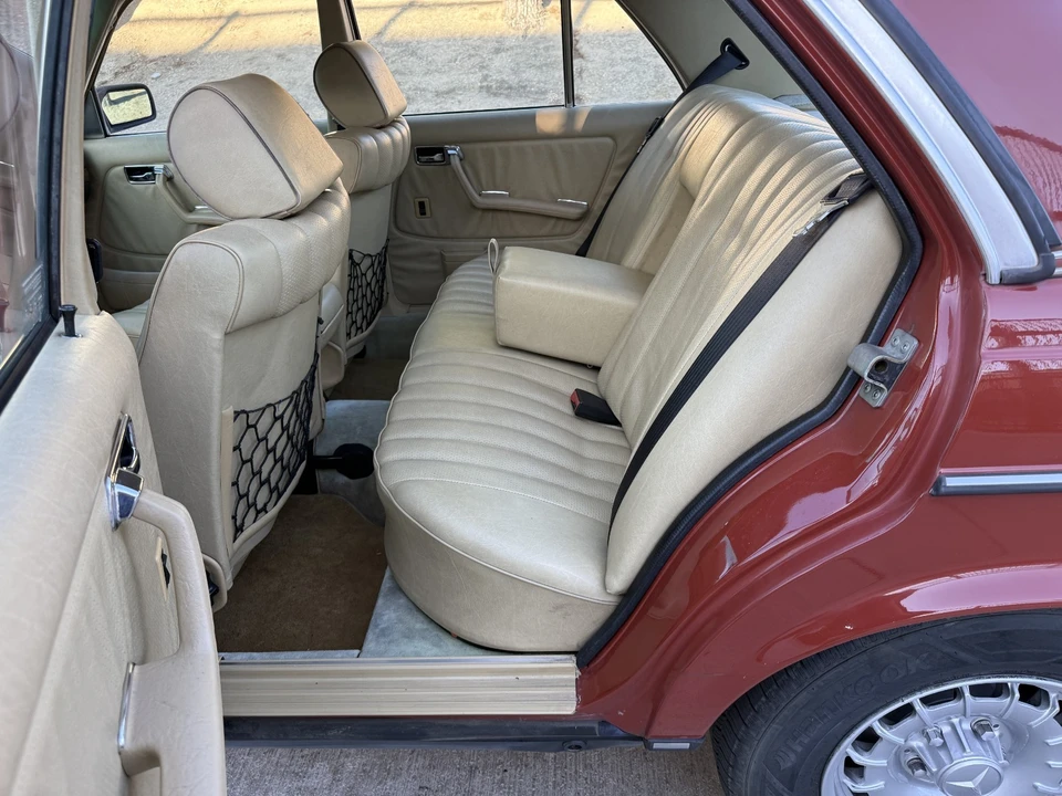 1983 Mercedes-Benz W123 Sedan - Image 31 of 31