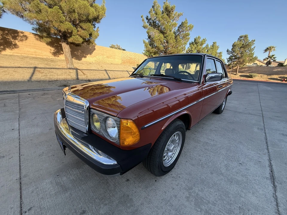 1983 Mercedes-Benz W123 Sedan - Image 17 of 31