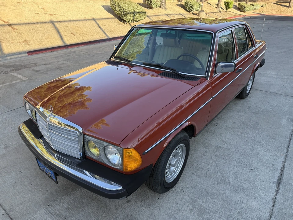 1983 Mercedes-Benz W123 Sedan - Image 9 of 31