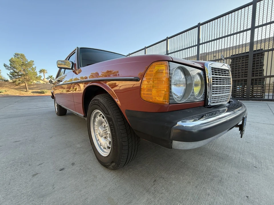 1983 Mercedes-Benz W123 Sedan - Image 20 of 31