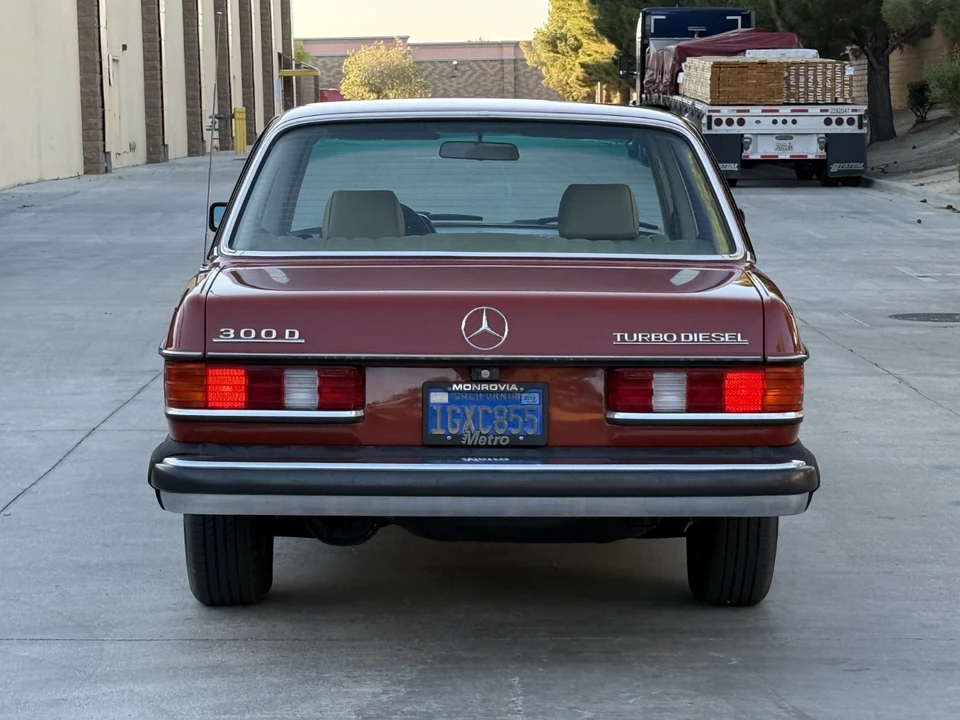 1983 Mercedes-Benz W123 Sedan - Image 7 of 31