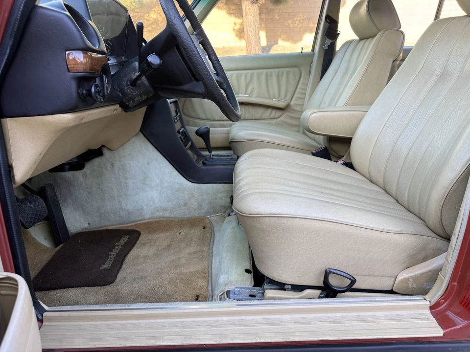 1983 Mercedes-Benz W123 Sedan - Image 26 of 31