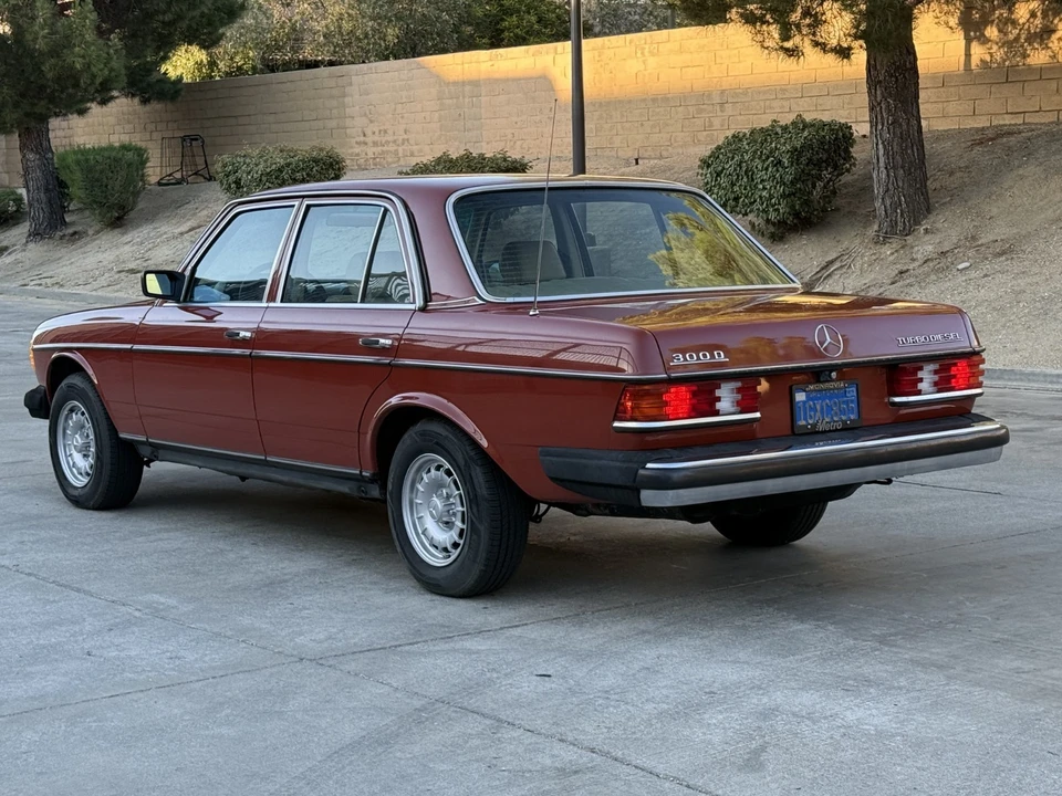 1983 Mercedes-Benz W123 Sedan - Image 8 of 31
