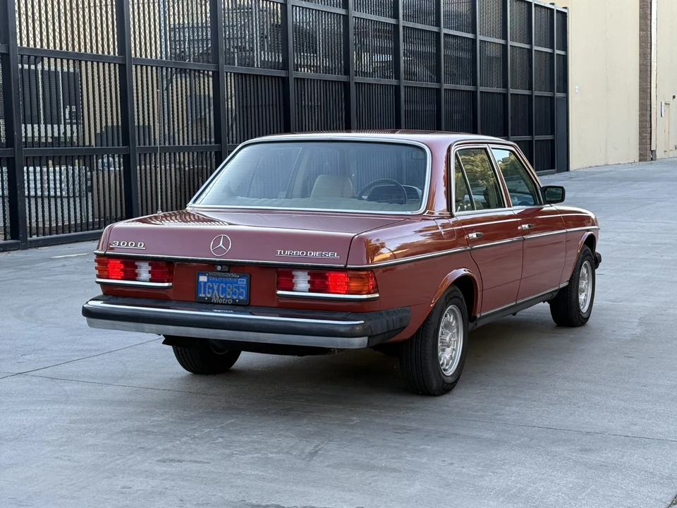 1983 Mercedes-Benz W123 Sedan - Image 6 of 31