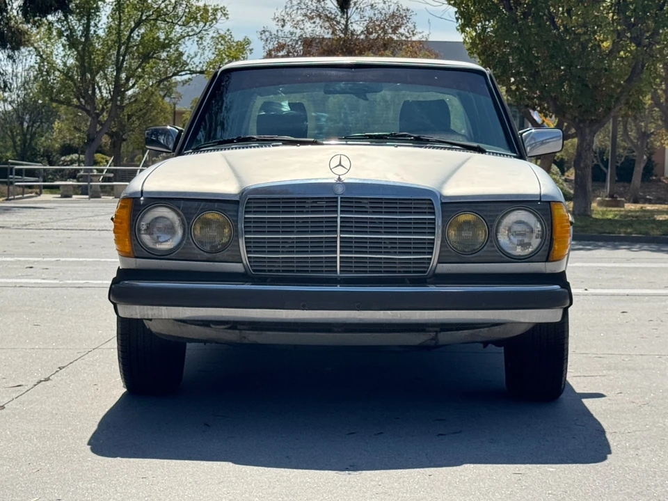 1983 Mercedes-Benz 190E - Image 9 of 31