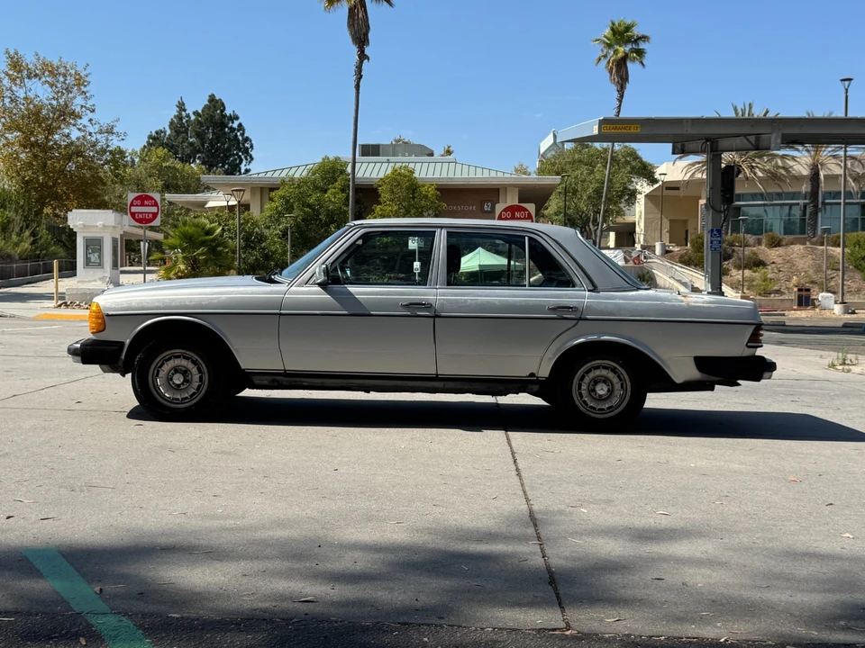 1983 Mercedes-Benz 190E - Image 5 of 31