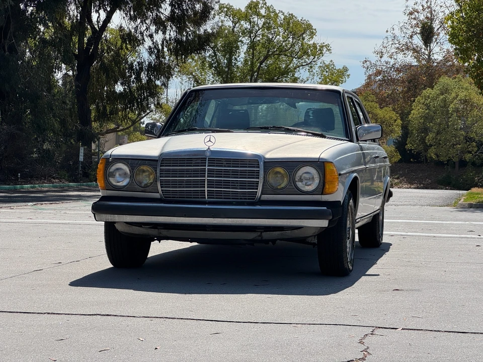1983 Mercedes-Benz 190E - Image 11 of 31