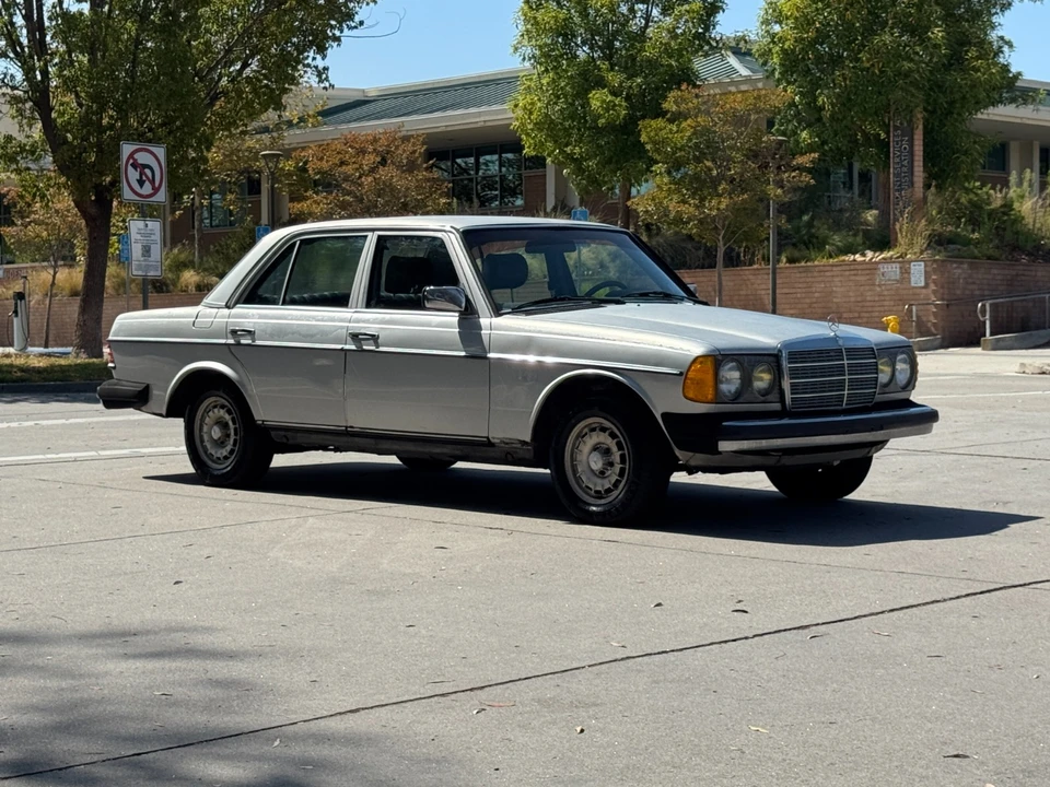 1983 Mercedes-Benz 190E - Image 7 of 31