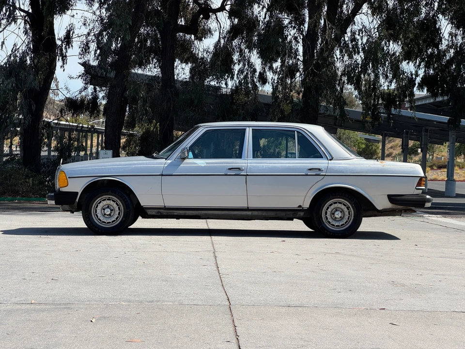 1983 Mercedes-Benz 190E - Image 15 of 31