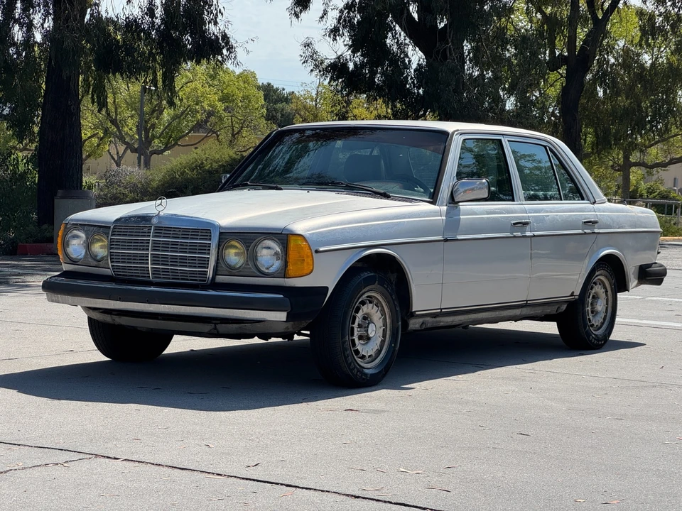1983 Mercedes-Benz 190E - Image 13 of 31