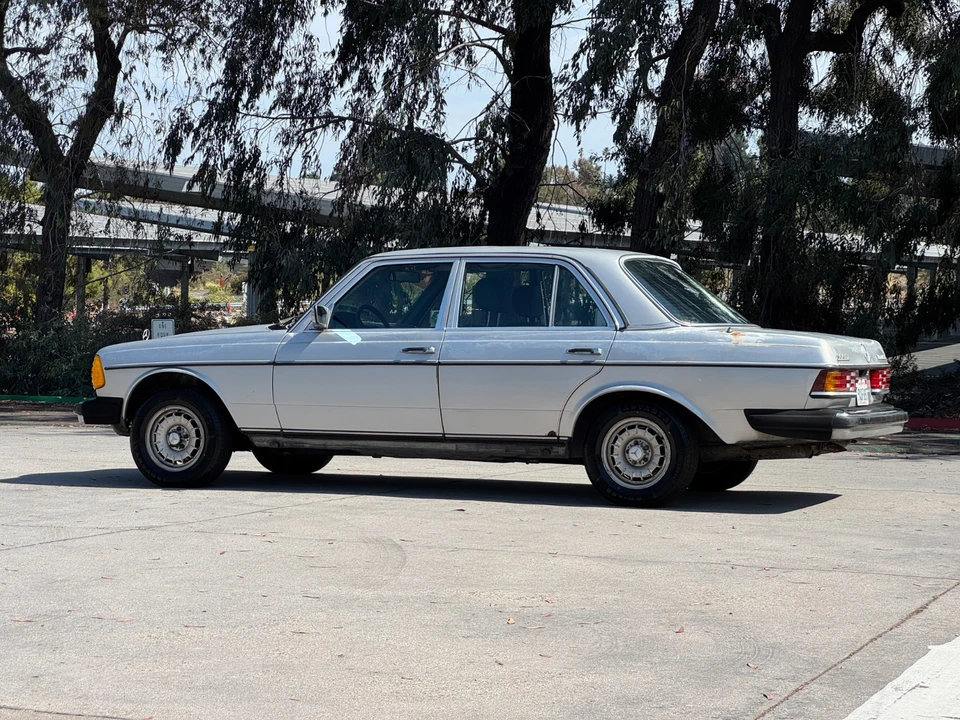 1983 Mercedes-Benz 190E - Image 16 of 31