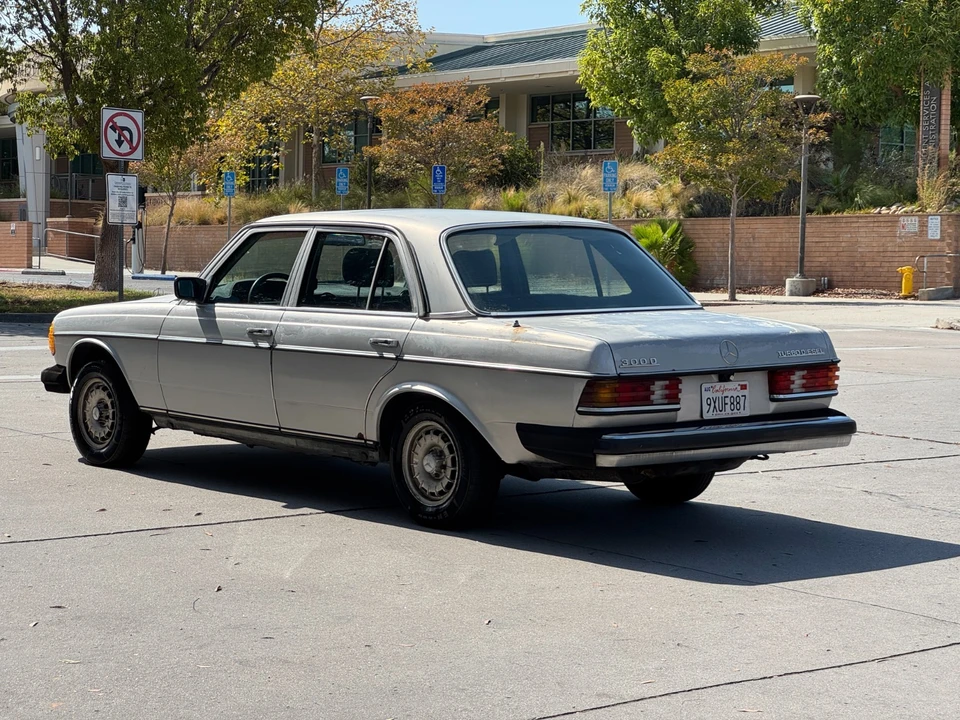 1983 Mercedes-Benz 190E - Image 4 of 31