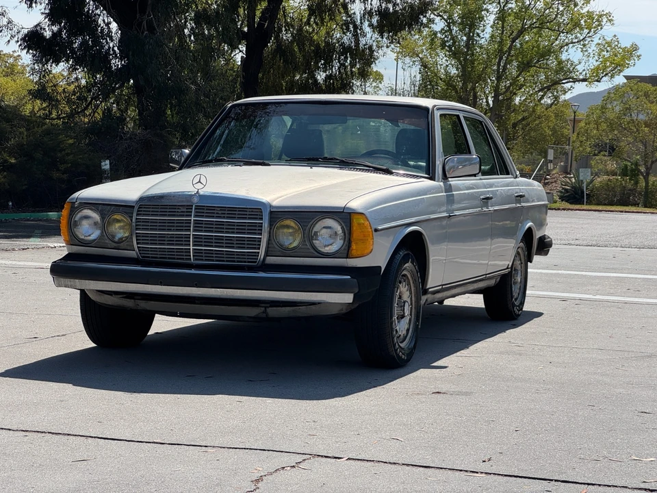 1983 Mercedes-Benz 190E - Image 12 of 31