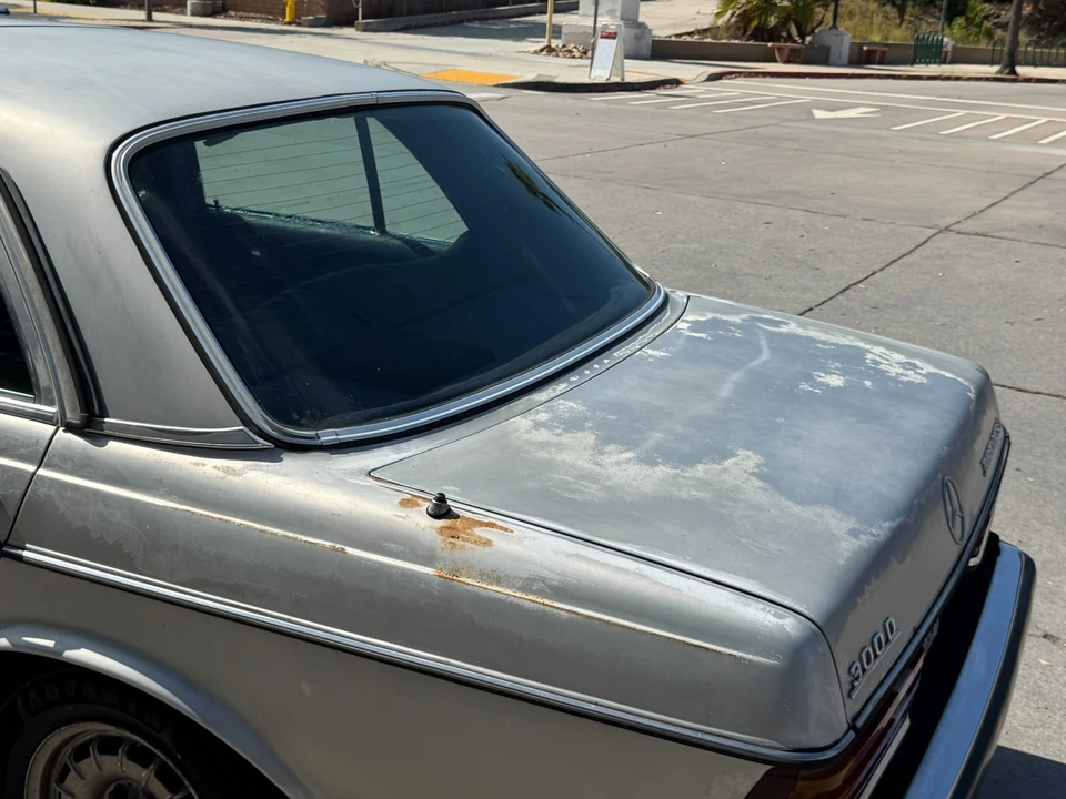 1983 Mercedes-Benz 190E - Image 27 of 31
