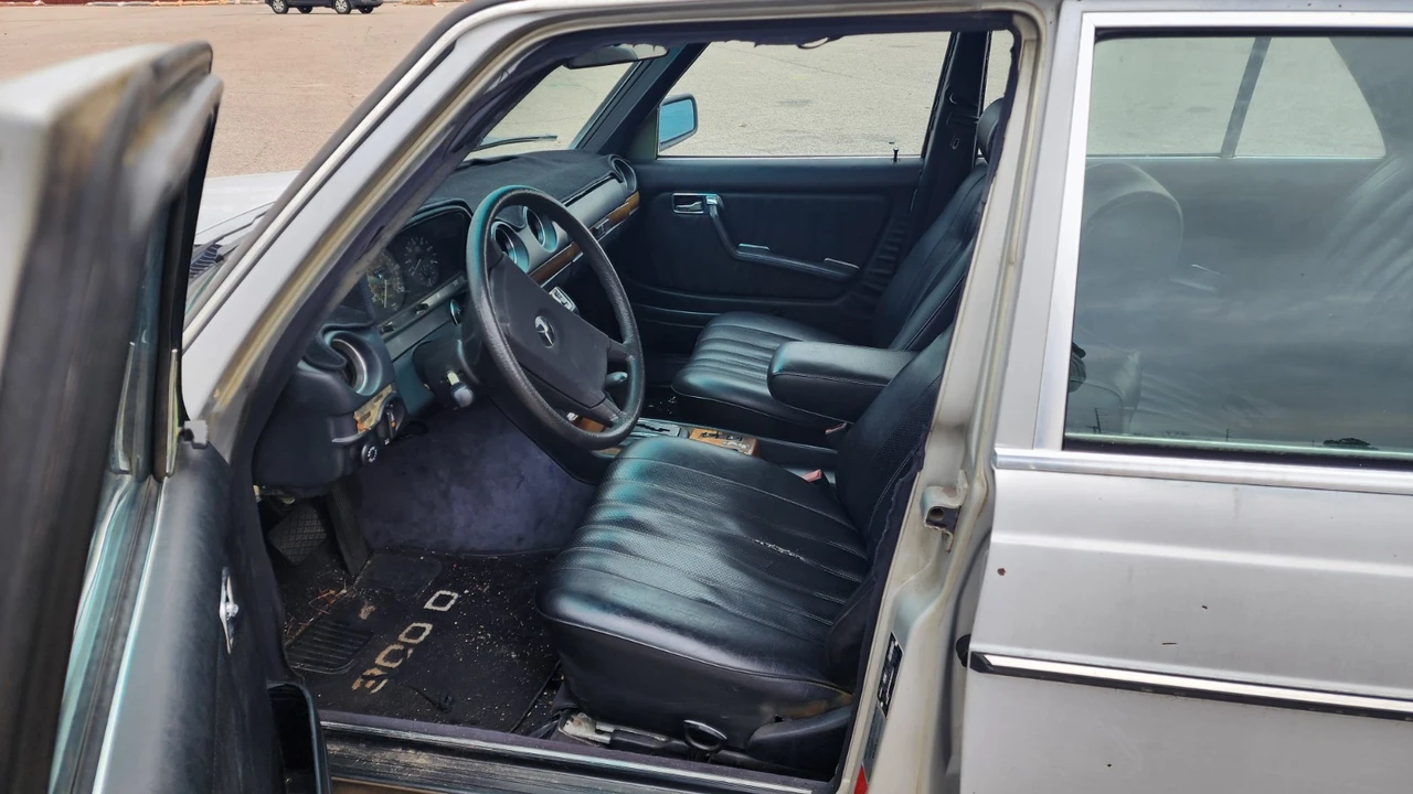 1983 Mercedes-Benz W123 - Image 11 of 18