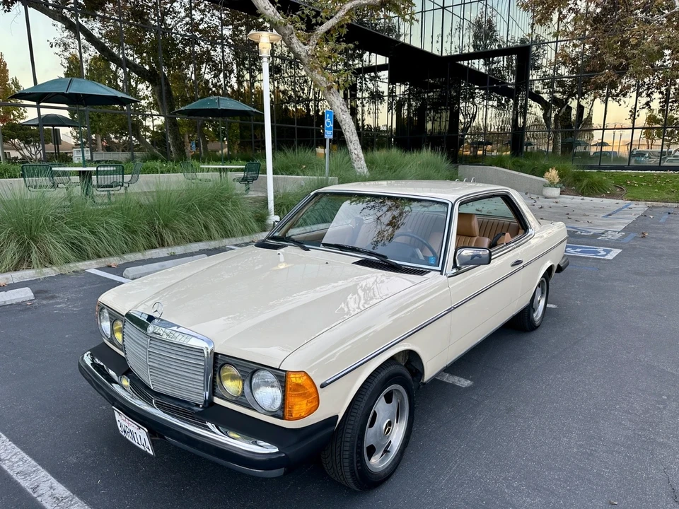 1983 Mercedes-Benz W123 - Image 6 of 21
