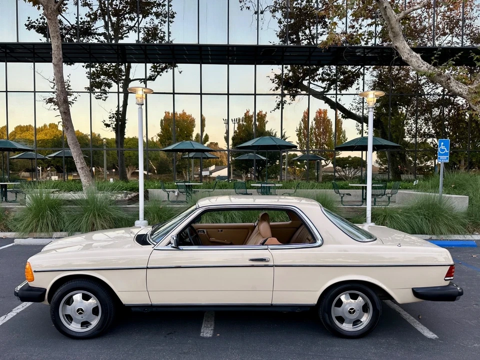 1983 Mercedes-Benz W123 - Image 9 of 21