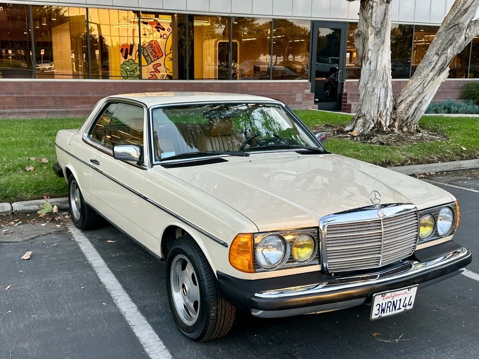 1983 Mercedes-Benz W123 - Image 3 of 21