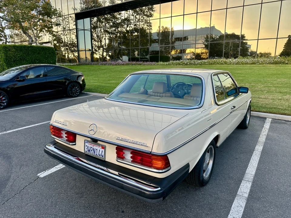 1983 Mercedes-Benz W123 - Image 15 of 21