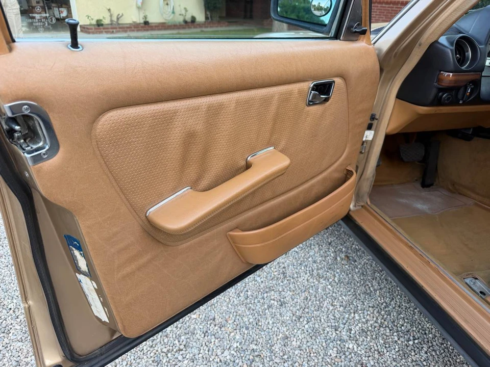 1983 Mercedes-Benz 190E - Image 10 of 24