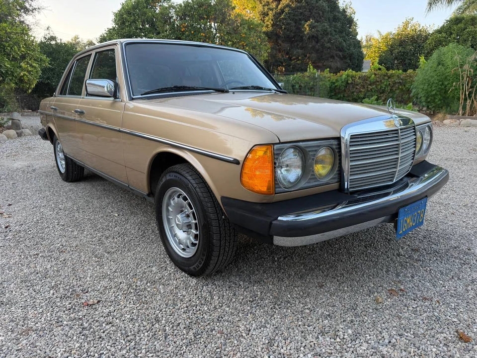 1983 Mercedes-Benz 190E - Image 6 of 24