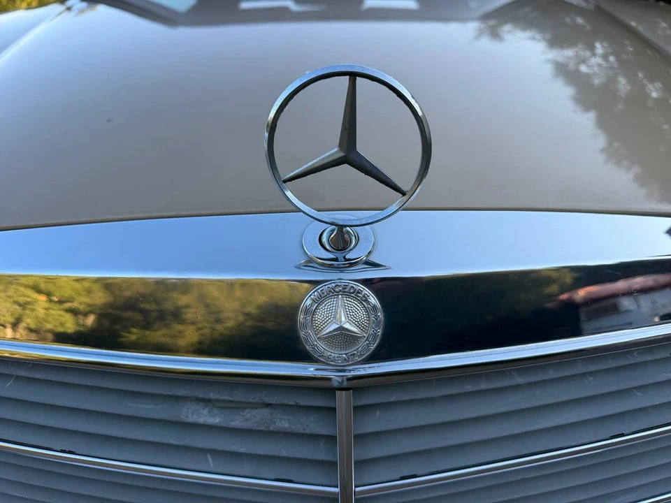 1983 Mercedes-Benz 190E - Image 17 of 24