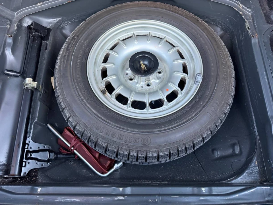 1983 Mercedes-Benz 190E - Image 15 of 24
